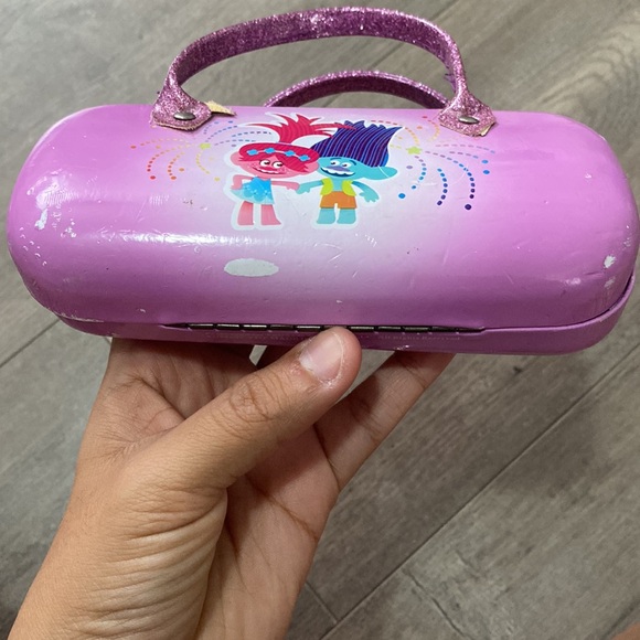 Trolls Glasses Case - Picture 4 of 4